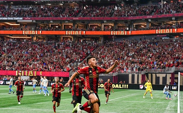 Manchester United make approach for Thiago Almada - Bóng Đá