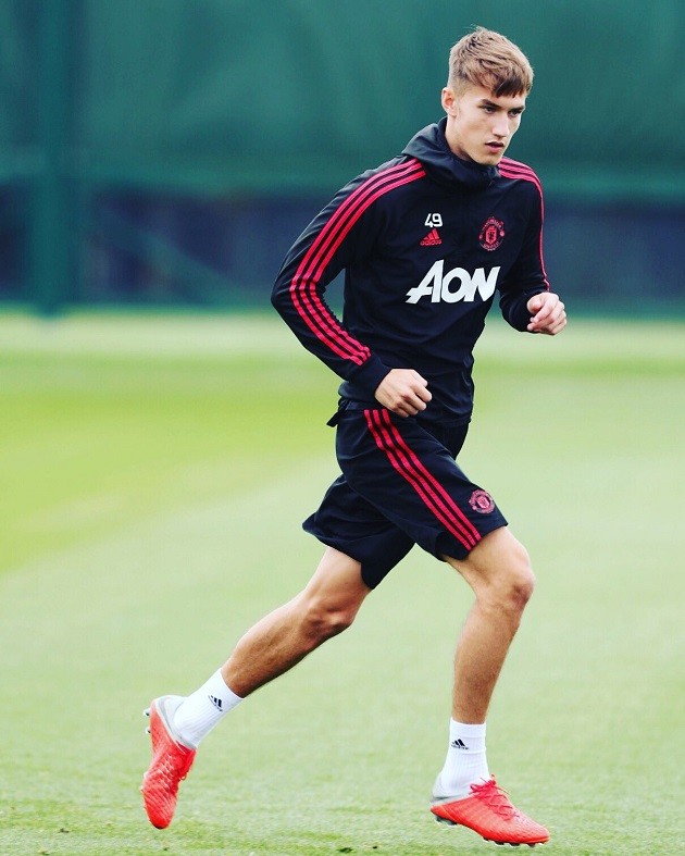 TA: Former Manchester United genius midfielder Gribbin played in England's seventh division this week - Bóng Đá