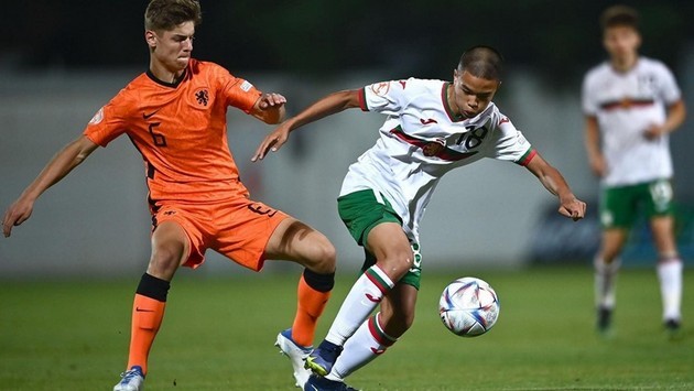 Nhân tố Việt kiều được Barcelona chú ý; CLB châu Âu xúc tiến thương vụ Thanh Nhã - Bóng Đá