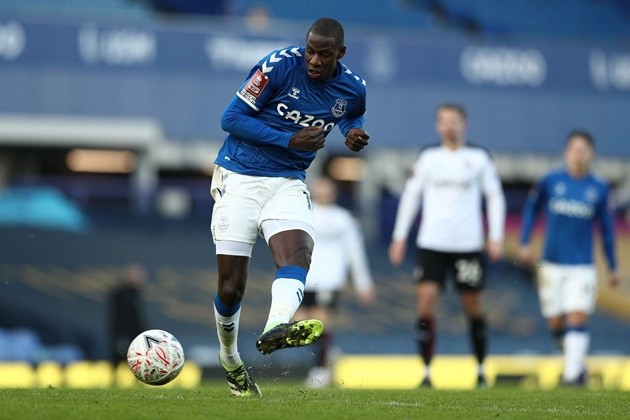 5 Premier League midfielders who deserve to play for bigger clubs - Bóng Đá