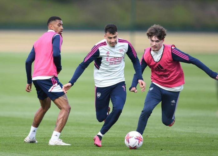 Arsenal have signed Michal Rosiak up to his first professional contract, after an impressive campaign for the young right-back. - Bóng Đá