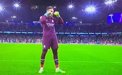 Sao Man City chế nhạo CĐV Arsenal - Bóng Đá