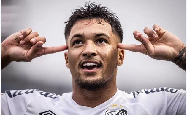 Arsenal step up interest in Marcos Leonardo - Bóng Đá