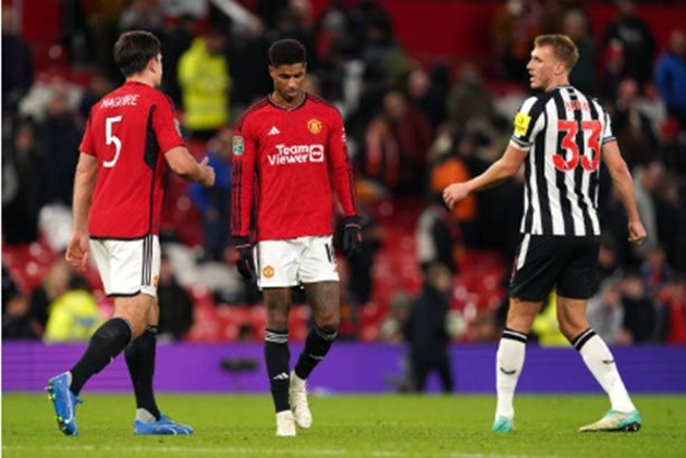 Manchester United have lost 8+ of their first 15 games in a season for the first time since 1962-63 (9) - Bóng Đá