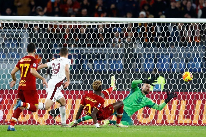 Hàng thừa Chelsea lại ghi bàn, đội bóng của Mourinho thắng 3 trận liền - Bóng Đá