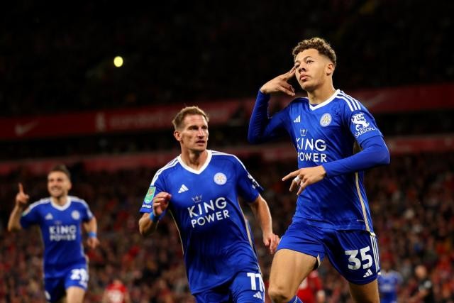 Liverpool xuất sắc ngược dòng hạ Leicester City - Bóng Đá