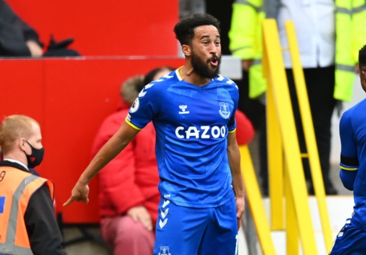 Andros Townsend ăn mừng nhạy Ronaldo - Bóng Đá