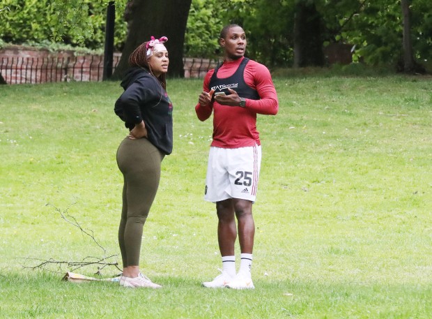 Odion Ighalo tập luyện - Bóng Đá