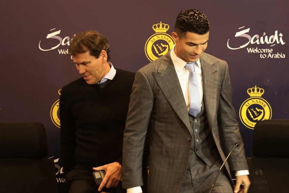 Phản ứng gây tranh cãi của Ronaldo khi Al Nassr sa thải HLV - Bóng Đá