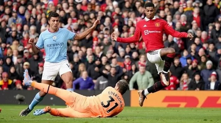 Thủ môn Man City mê tín chỉ mặc 1 chiếc quần lót suốt cả mùa - Bóng Đá