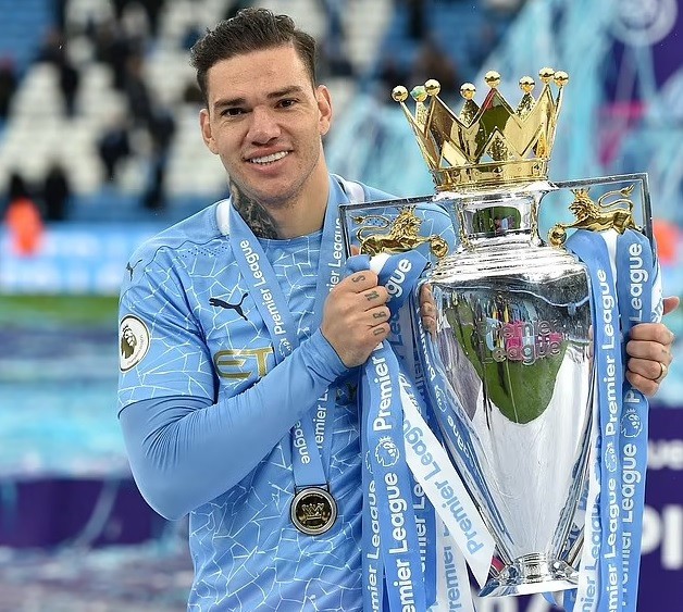 Thủ môn Man City mê tín chỉ mặc 1 chiếc quần lót suốt cả mùa - Bóng Đá