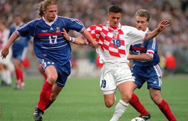 12 cầu thủ buộc phải nghỉ hưu sớm: Aguero, Ashton, Petit… - Bóng Đá