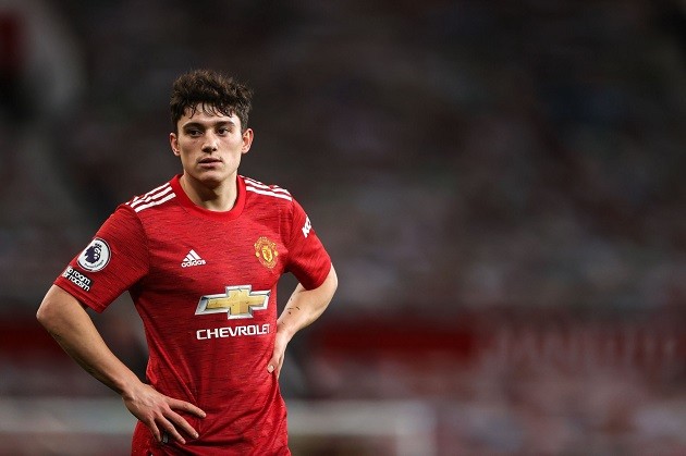 Man Utd 6-2 Leeds: Daniel James given incredibly harsh yellow card for 'dive' - Bóng Đá