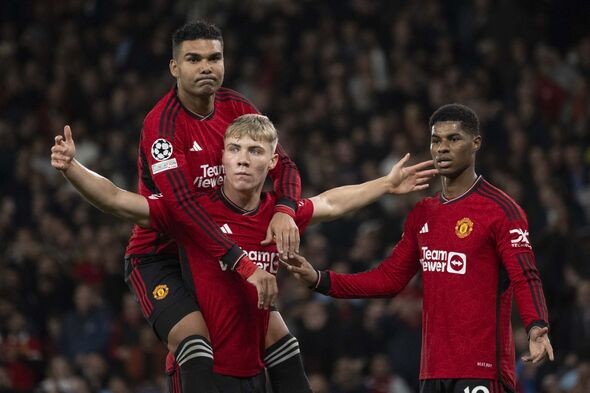 Man Utd xuất hiện cặp Ronaldo - Fernandes mới cứu rỗi Ten Hag - Bóng Đá