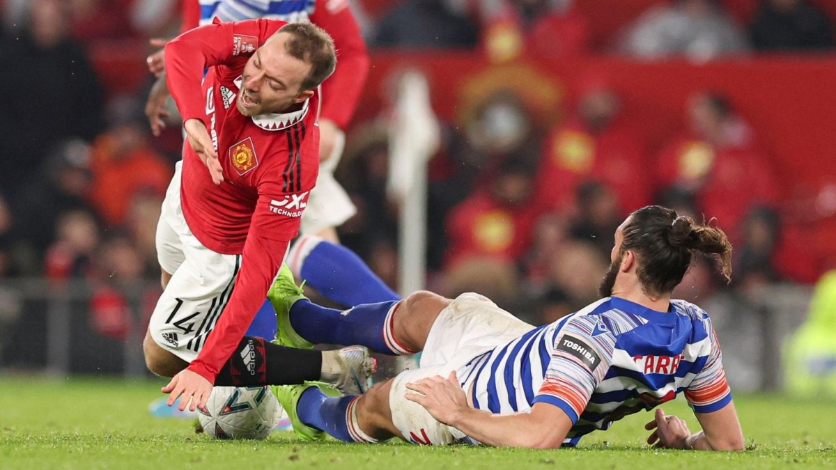 Erik ten Hag has provided a team news update ahead of Manchester United's Carabao Cup semi-final second leg - Bóng Đá