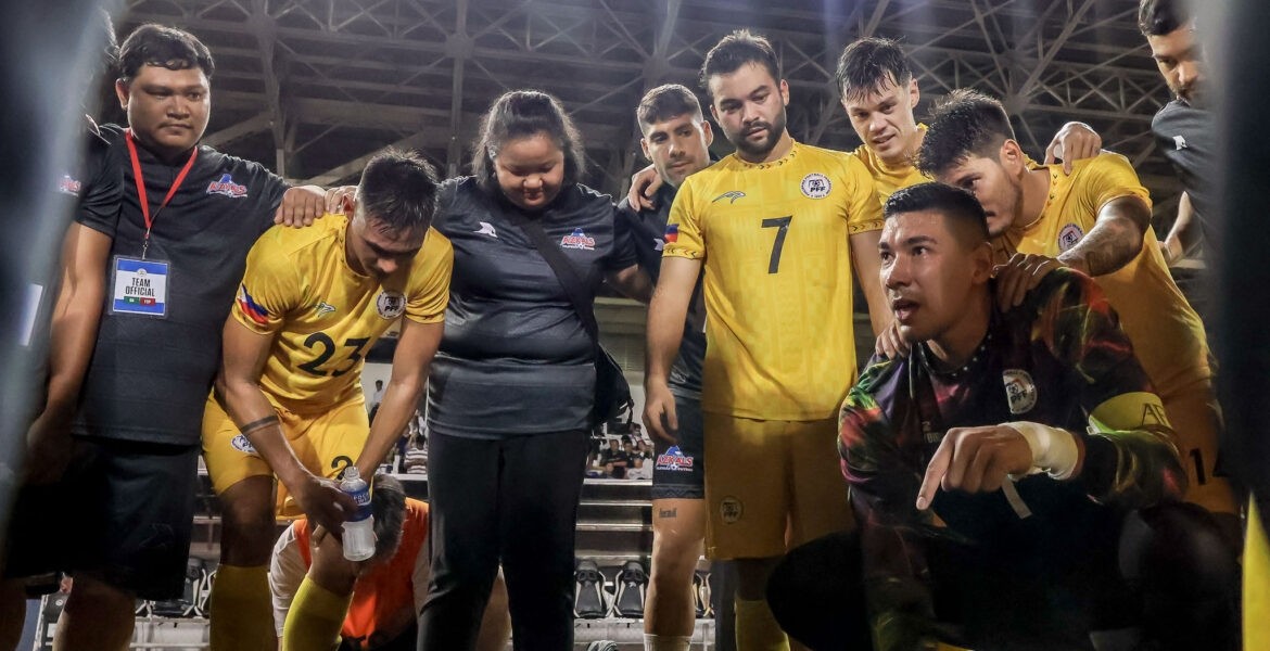 Thủ quân Philippines hứa sẽ khiến CĐV mỉm cười sau trận gặp Việt Nam - Bóng Đá