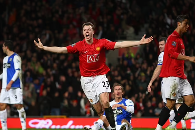 Graeme Souness admits he is 'baffled' that Manchester United sold Jonny Evans, claiming the Leicester man is 'BETTER' than Harry Maguire  - Bóng Đá