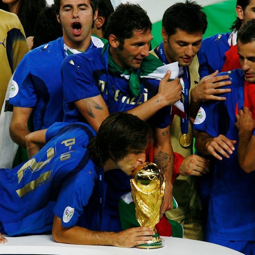 Với Pirlo, màu áo thiên thanh là bầu trời - Bóng Đá