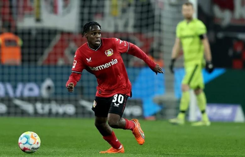 ARSENAL EYEING €40M MOVE FOR BAYER LEVERKUSEN’S DUTCH RIGHT-BACK JEREMIE FRIMPONG - Bóng Đá