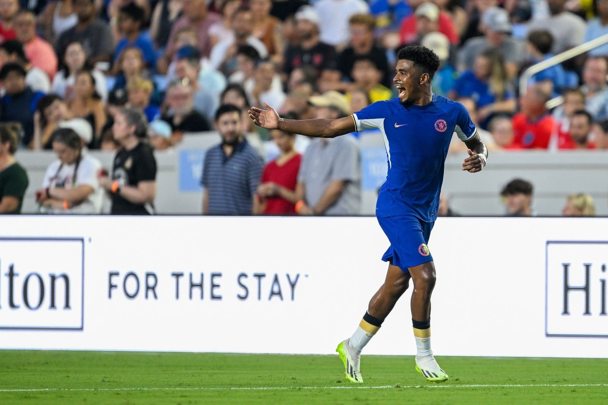 Mauricio Pochettino has admitted he’s absolutely delighted with Chelsea youngster Ian Maatsen during pre-season. - Bóng Đá