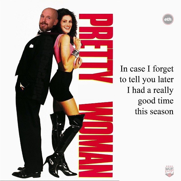 Julia Roberts presented with Manchester United shirt by Erik ten Hag - Bóng Đá