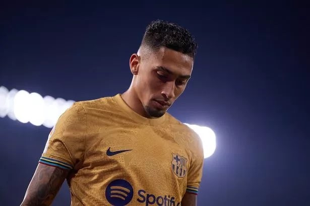 Bán Mahrez, Man City nhắm sao Barca thay thế - Bóng Đá