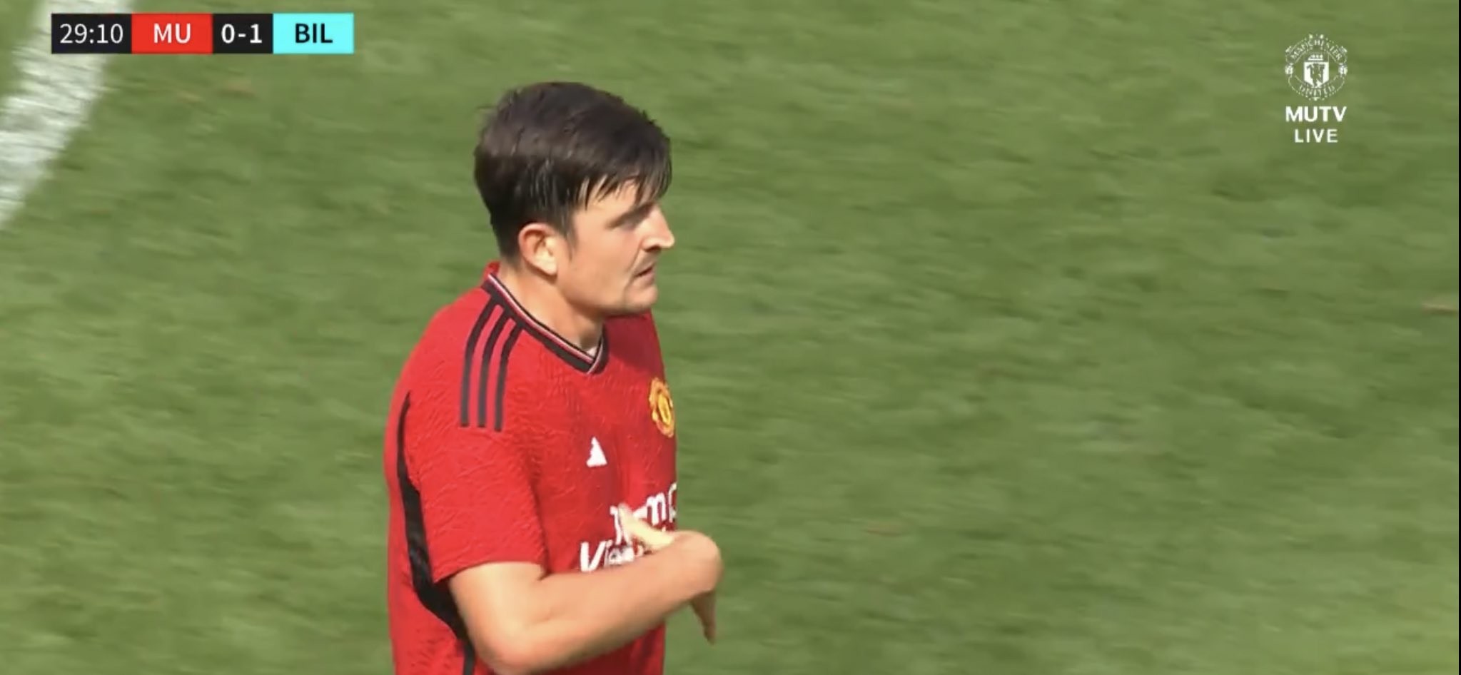 Cạn lời! Harry Maguire lại xử lý ngáo ngơ khiến M.U ôm hận - Bóng Đá