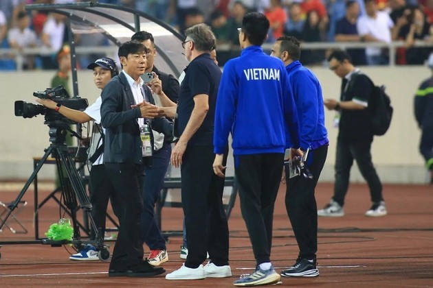 'Ông Troussier phá nát di sản của thầy Park'; 'Thế hệ vàng của Việt Nam sắp tàn lụi' - Bóng Đá