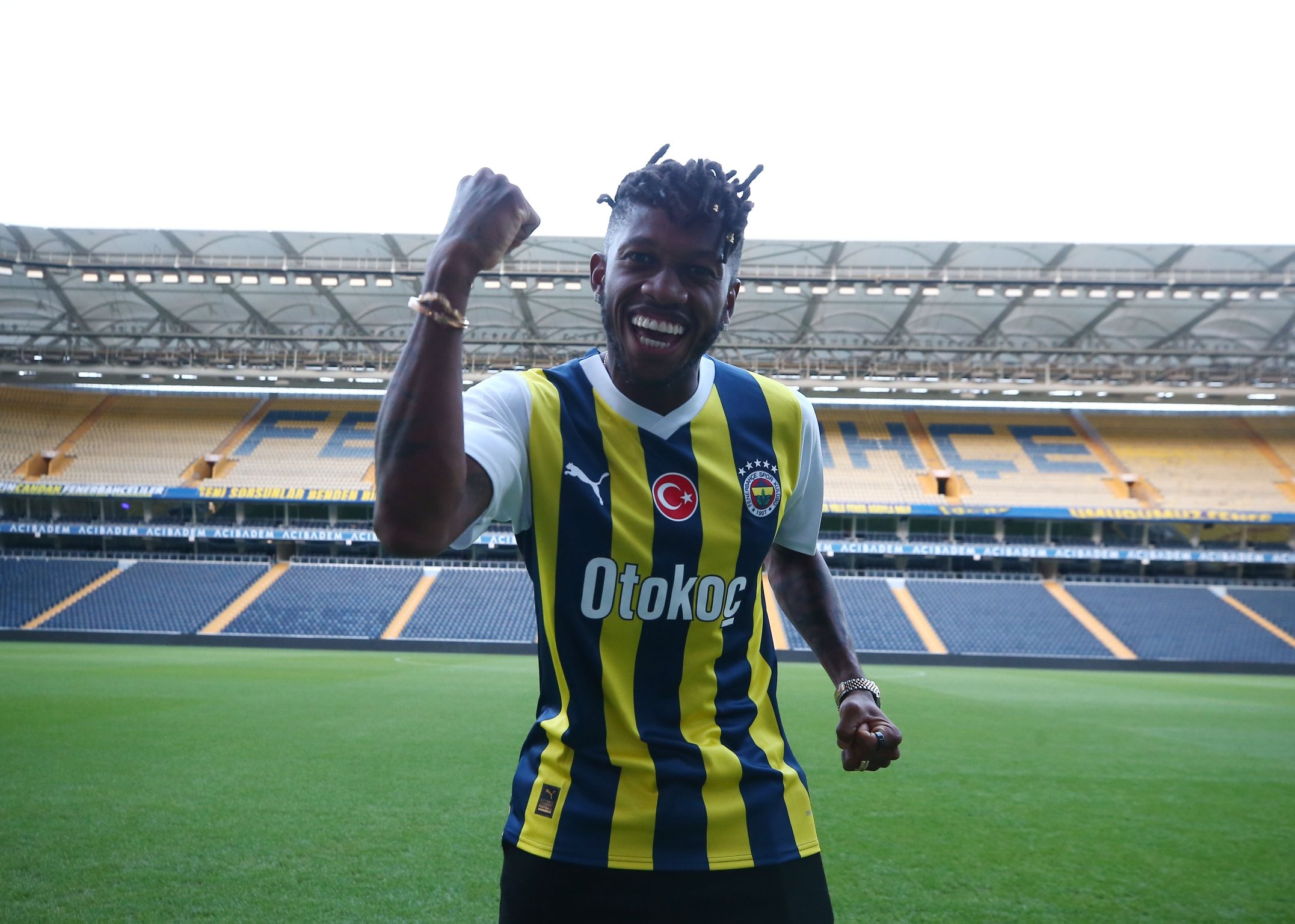 Official: Fred - Bóng Đá