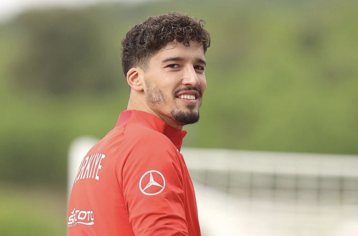 Fred confirms Altay Bayindir’s move to Man United - Bóng Đá