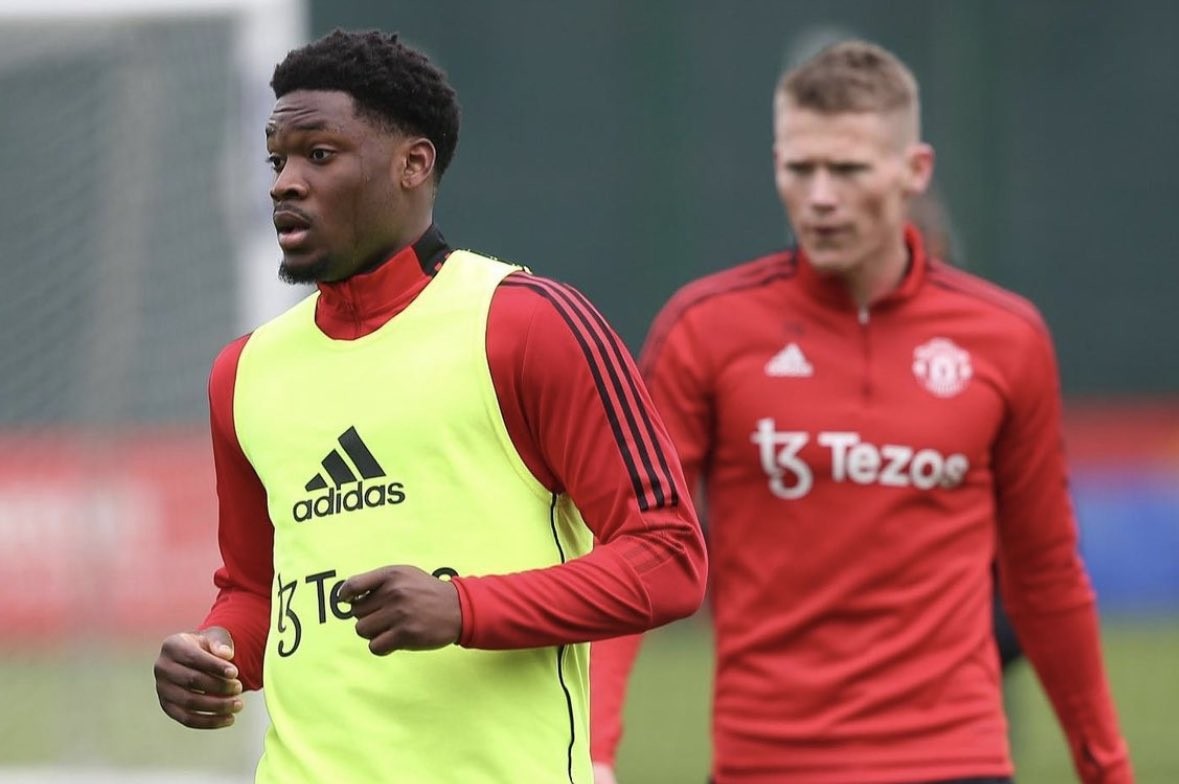 Romano: Luton Town are set to sign Teden Mengi from Manchester United - Bóng Đá