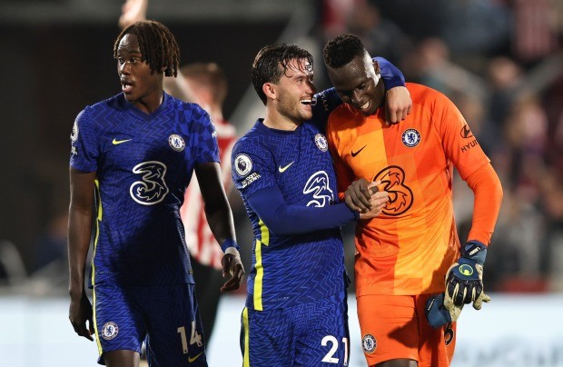 Mendy bay lượn như chim, dùng mặt cứu thua cho Chelsea - Bóng Đá