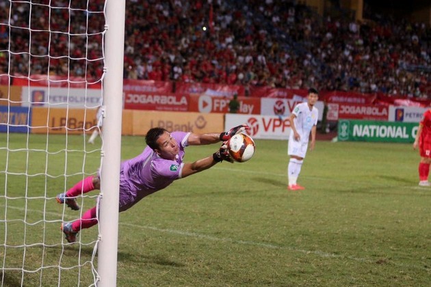 Báo Anh nhận định về ĐT nữ Việt Nam; Sao Việt kiều trải lòng - Bóng Đá