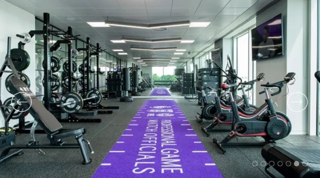 COMPLETE VAR-CE Inside £1m ‘futuristic’ VAR hub with pool table and MASSAGE AREA as ex-Premier League ref blasts it as ‘holiday camp’ - Bóng Đá