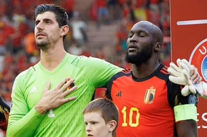 Courtois: 'Tôi quá thất vọng với HLV' - Bóng Đá