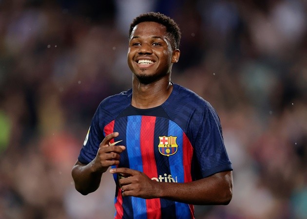 Man Utd may mắn thoát khỏi 