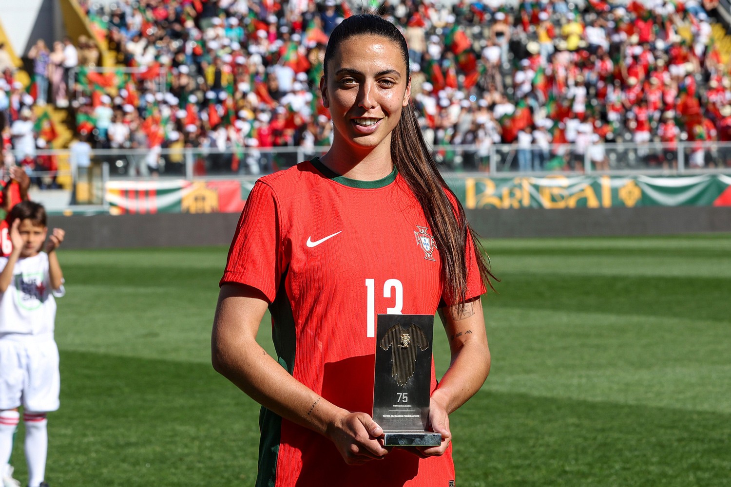 Ronaldo cổ vũ Bồ Đào Nha đấu nữ Việt Nam ở World Cup 2023 - Bóng Đá