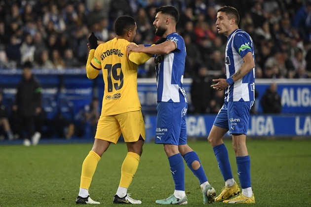 Sao trẻ Barca “vùng vằng” vì bị cấm thi đấu - Bóng Đá