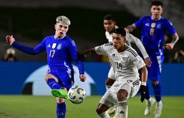 ‘It’s not easy’ – Argentina manager happy with Alejandro Garnacho’s first start - Bóng Đá