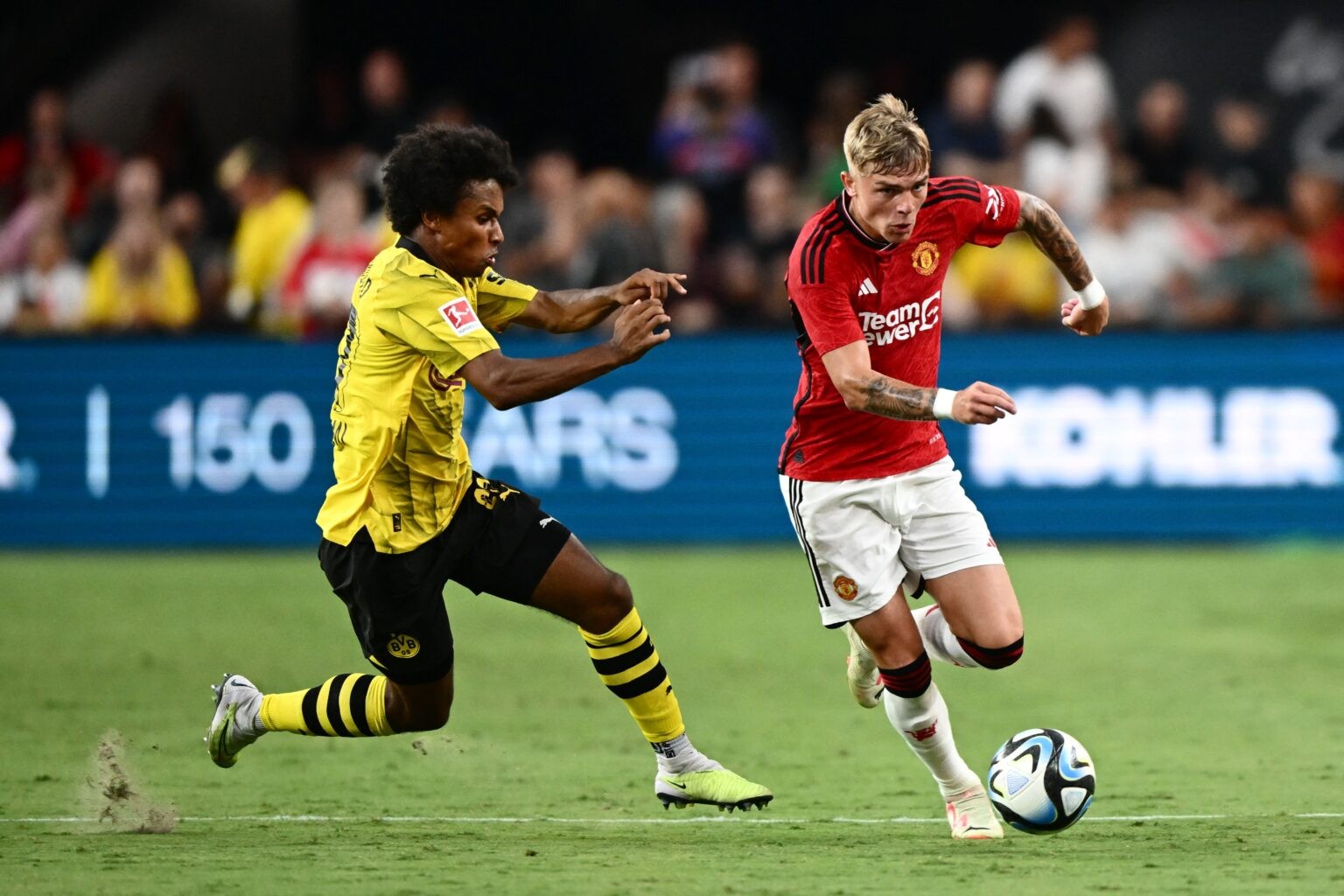 Manchester United defender Brandon Williams set to join Ipswich Town - Bóng Đá