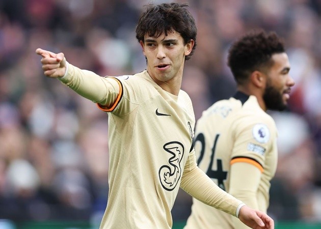 Chelsea gặp thêm 