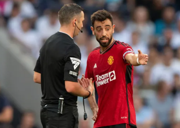 Pathetic’ Bruno Fernandes is ‘disturbing his Manchester United teammates’, says Micah Richards - Bóng Đá