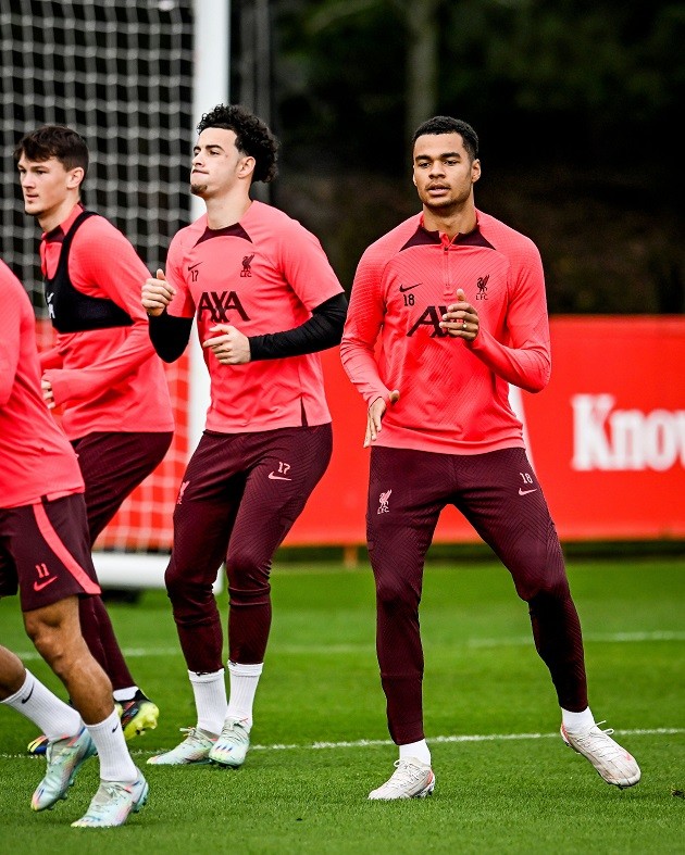 GAKPO SUMS UP HIS FIRST LIVERPOOL TRAINING SESSION WITH 3-WORD MESSAGE - Bóng Đá