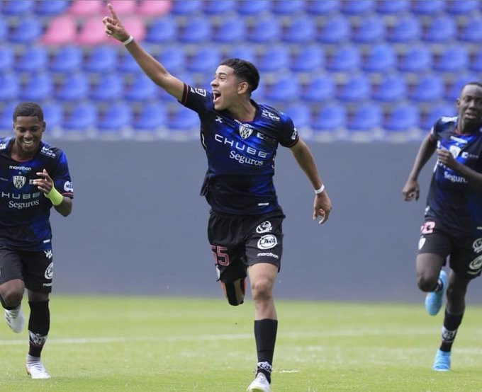 Chelsea are in the race with Man Utd and Bayer Leverkusen to sign Kendry Paez, 2007-born Ecuadorian talent - Bóng Đá