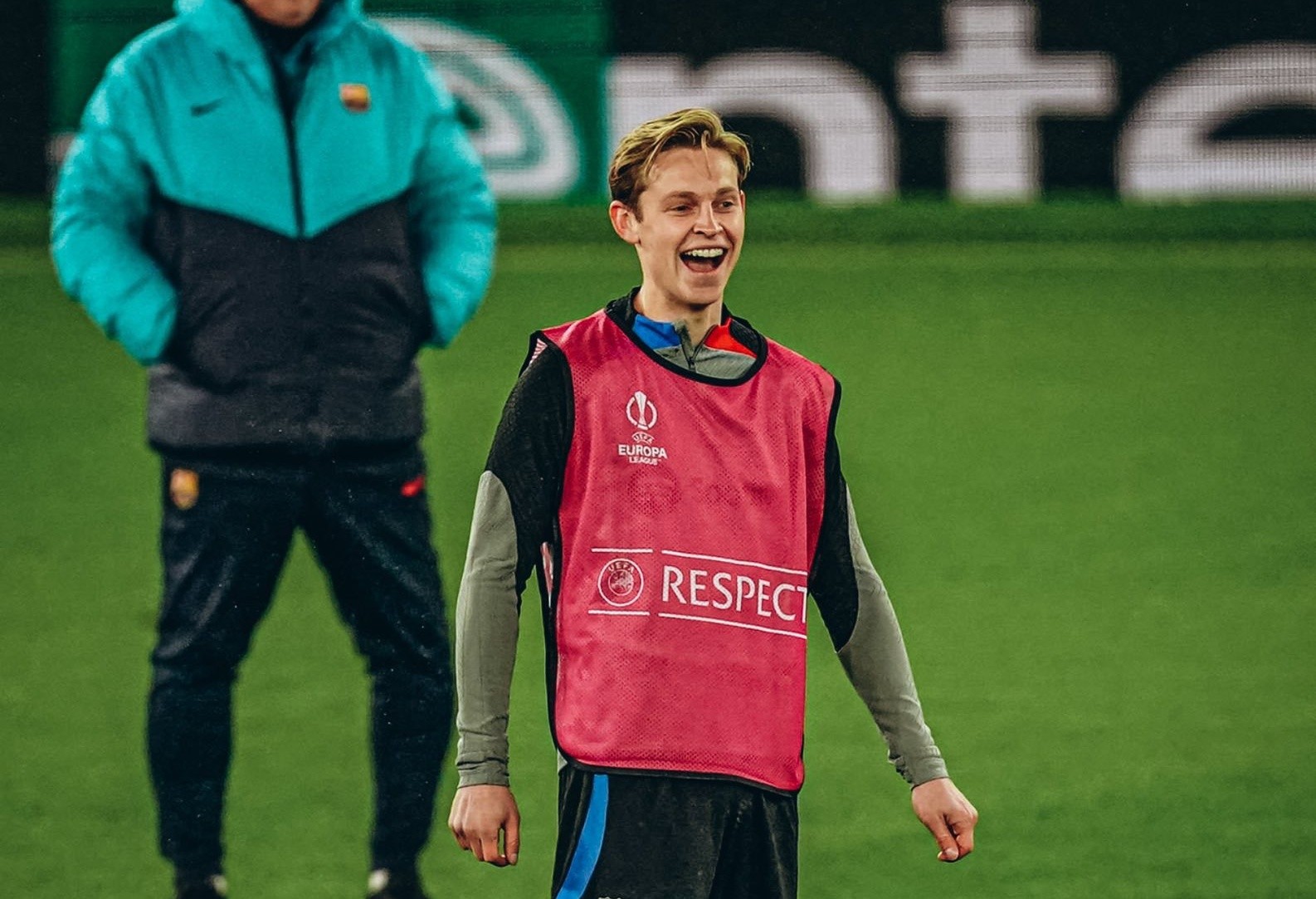 de jong arrives old trafford - Bóng Đá