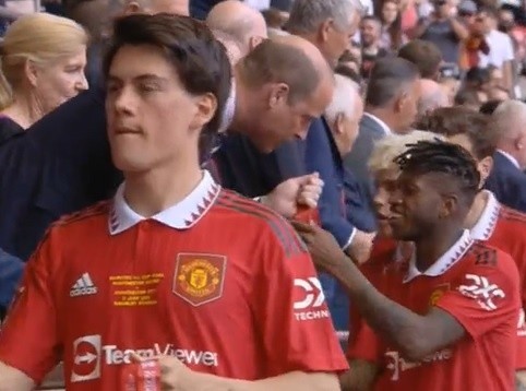 CĐV Man United nổi giận với Fred sau chung kết FA Cup - Bóng Đá
