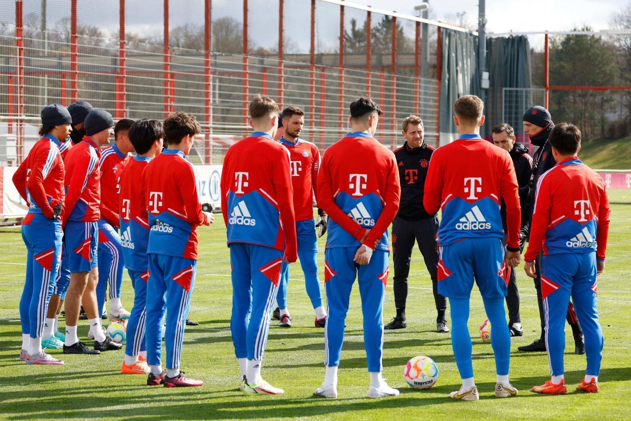 Hình ảnh bất ngờ của Tuchel trong buổi tập đầu ở Bayern Munich - Bóng Đá