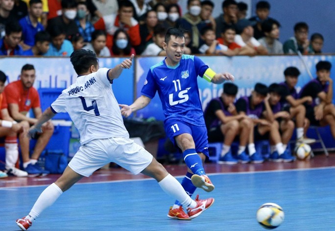 Đội trưởng tuyển futsal Việt Nam giải nghệ - Bóng Đá
