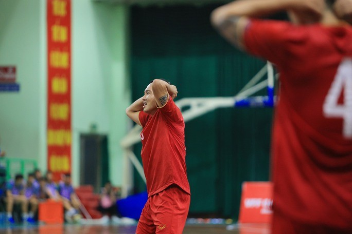 Tuyển futsal Việt Nam thua đậm trên sân nhà trước tuyển Hungary - Bóng Đá