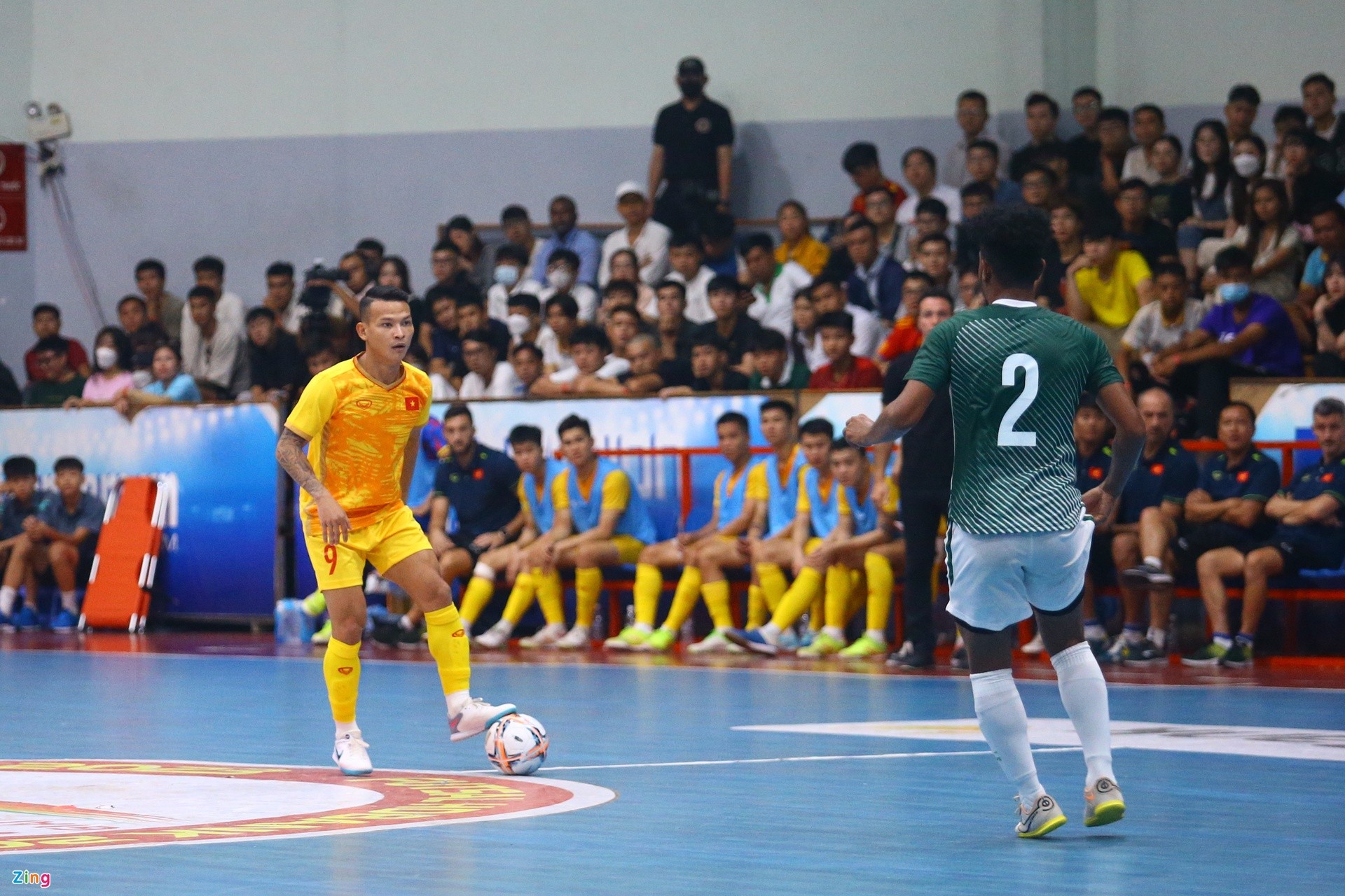 Tuyển futsal Việt Nam họp nóng tại sân dù thắng Solomon 5-0 - Bóng Đá